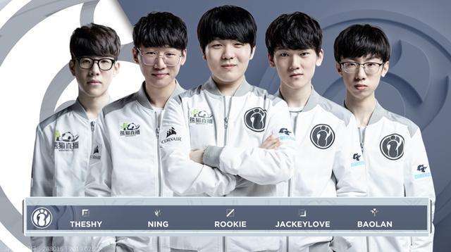 尽管他通过 尽管他通过